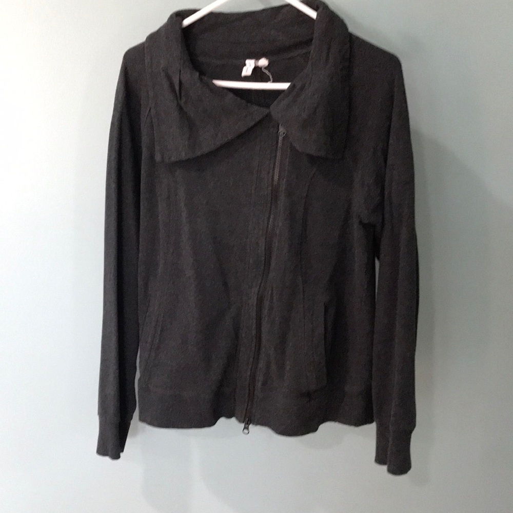 Women’s zip up sweat shirt